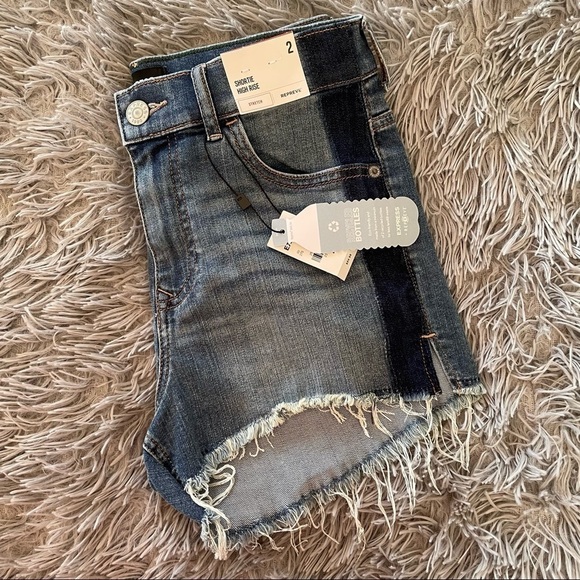 NWT EXPRESS High Waisted Side Stripe Raw Hem Midi Jean Shorts - Picture 12 of 13